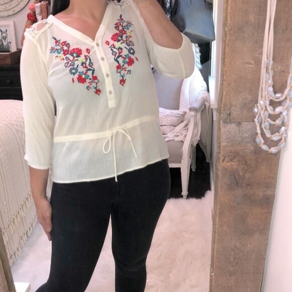Vintage America size small ivory embroidered top - Picture 2 of 5